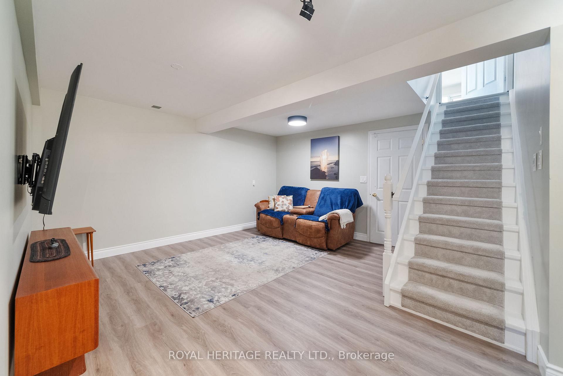 Photo 33 of 1100 Ormond Drive, Oshawa, Samac — HOMEH