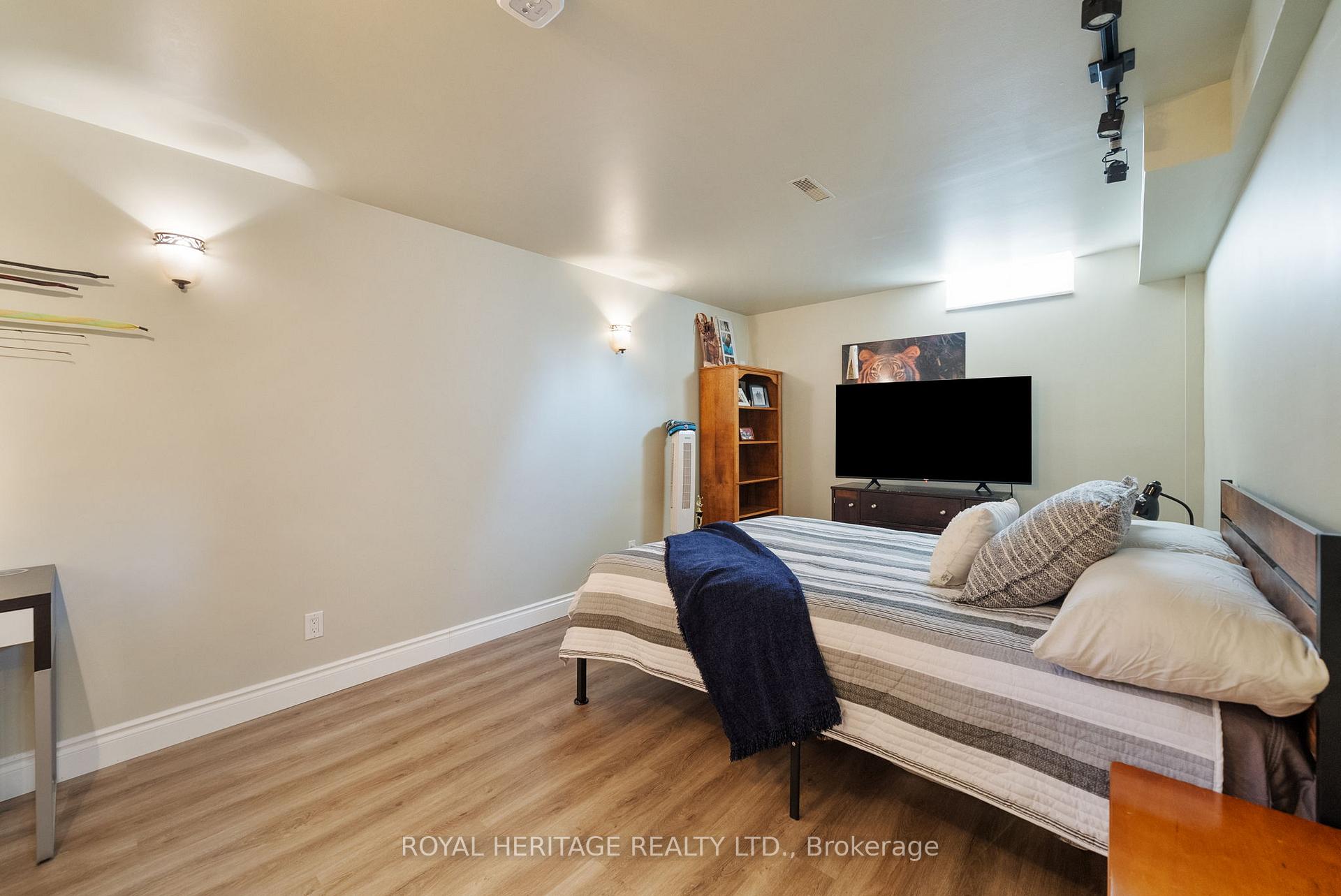 Photo 35 of 1100 Ormond Drive, Oshawa, Samac — HOMEH