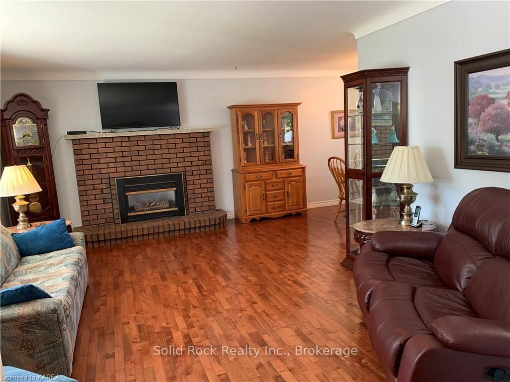 Photo 2 of 329 Glen Castle Road, Kingston, City Southwest — HOMEH
