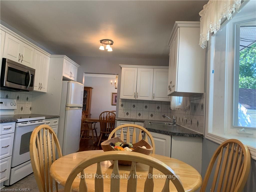 Photo 5 of 329 Glen Castle Road, Kingston, City Southwest — HOMEH