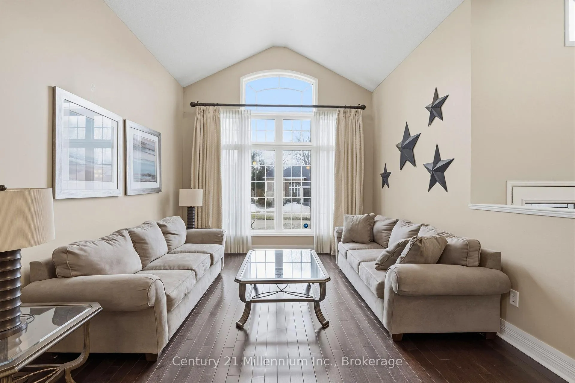 Photo 4 of 135 Royal Beech Drive, Wasaga Beach — HOMEH
