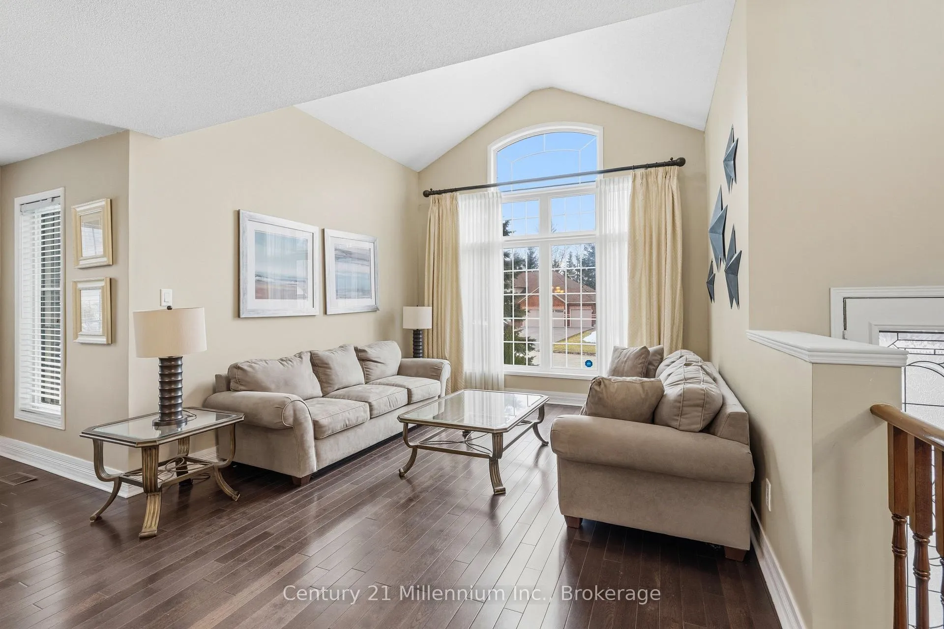 Photo 5 of 135 Royal Beech Drive, Wasaga Beach — HOMEH