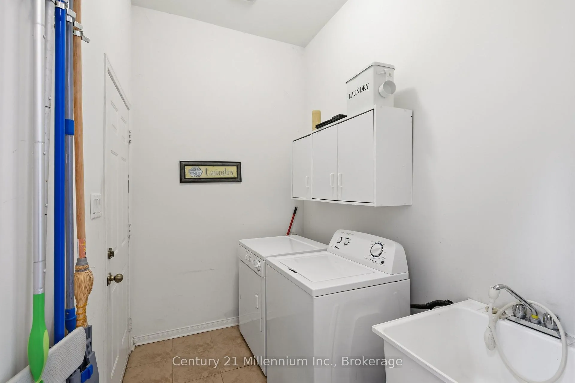 Photo 19 of 135 Royal Beech Drive, Wasaga Beach — HOMEH