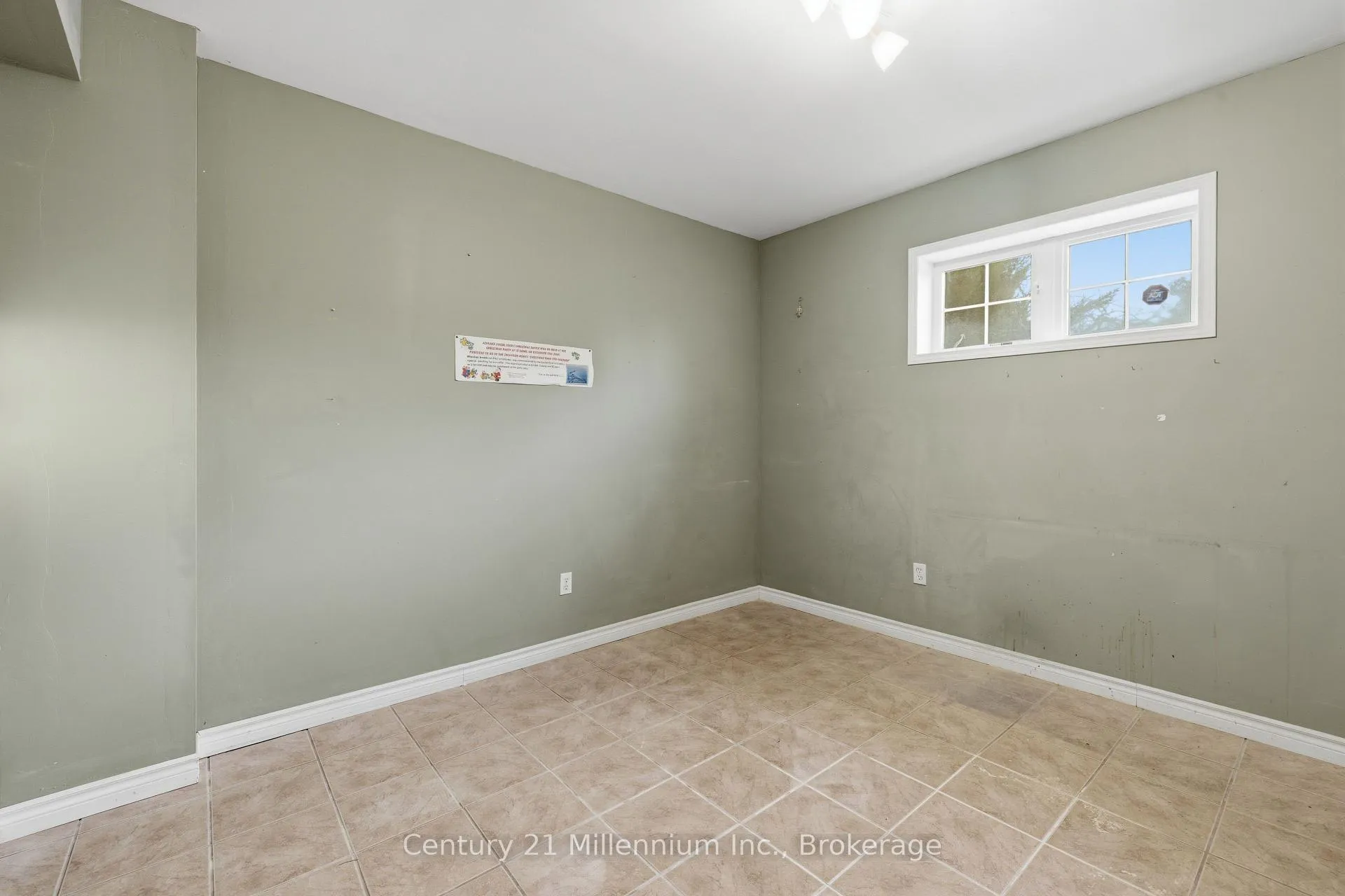 Photo 22 of 135 Royal Beech Drive, Wasaga Beach — HOMEH