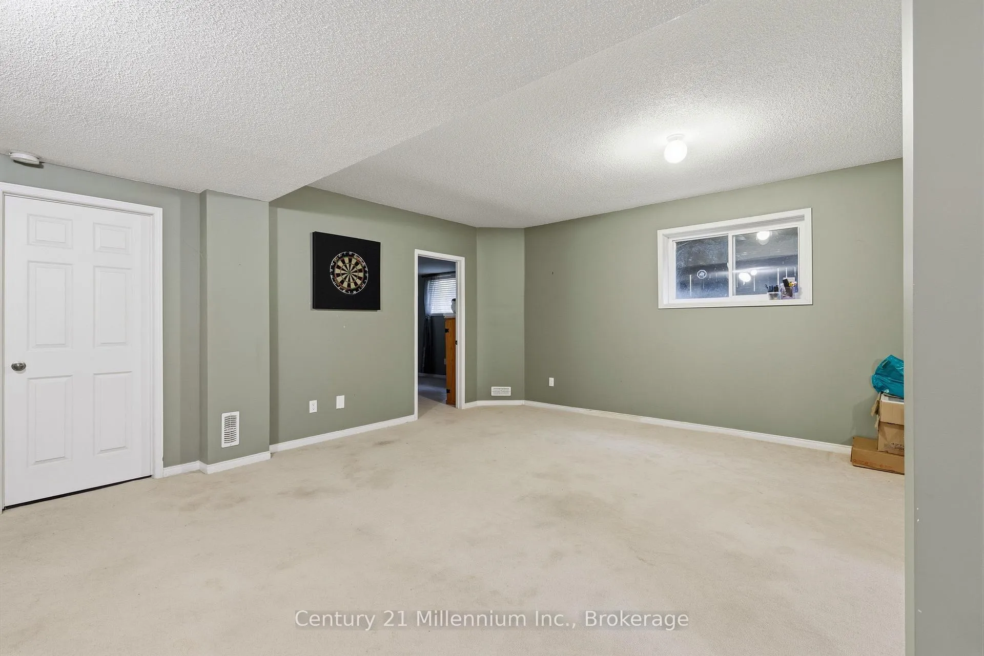 Photo 24 of 135 Royal Beech Drive, Wasaga Beach — HOMEH