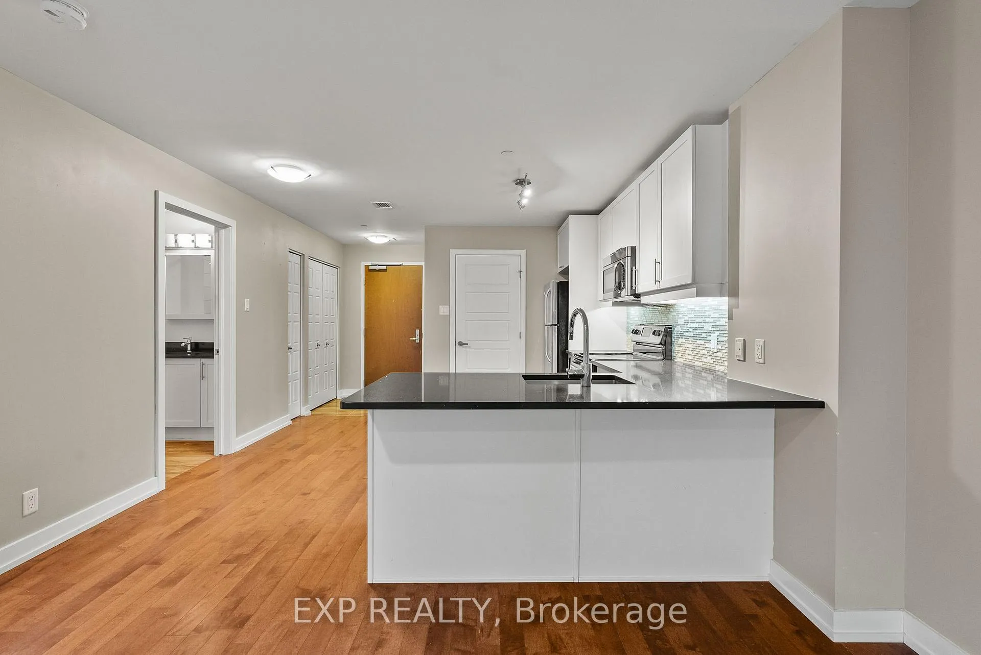 Photo 8 of Unit 1006, 330 Titan Private, Ottawa, Borden Farm/Stewart Farm/Carleton Heights/Parkwood Hills — HOMEH