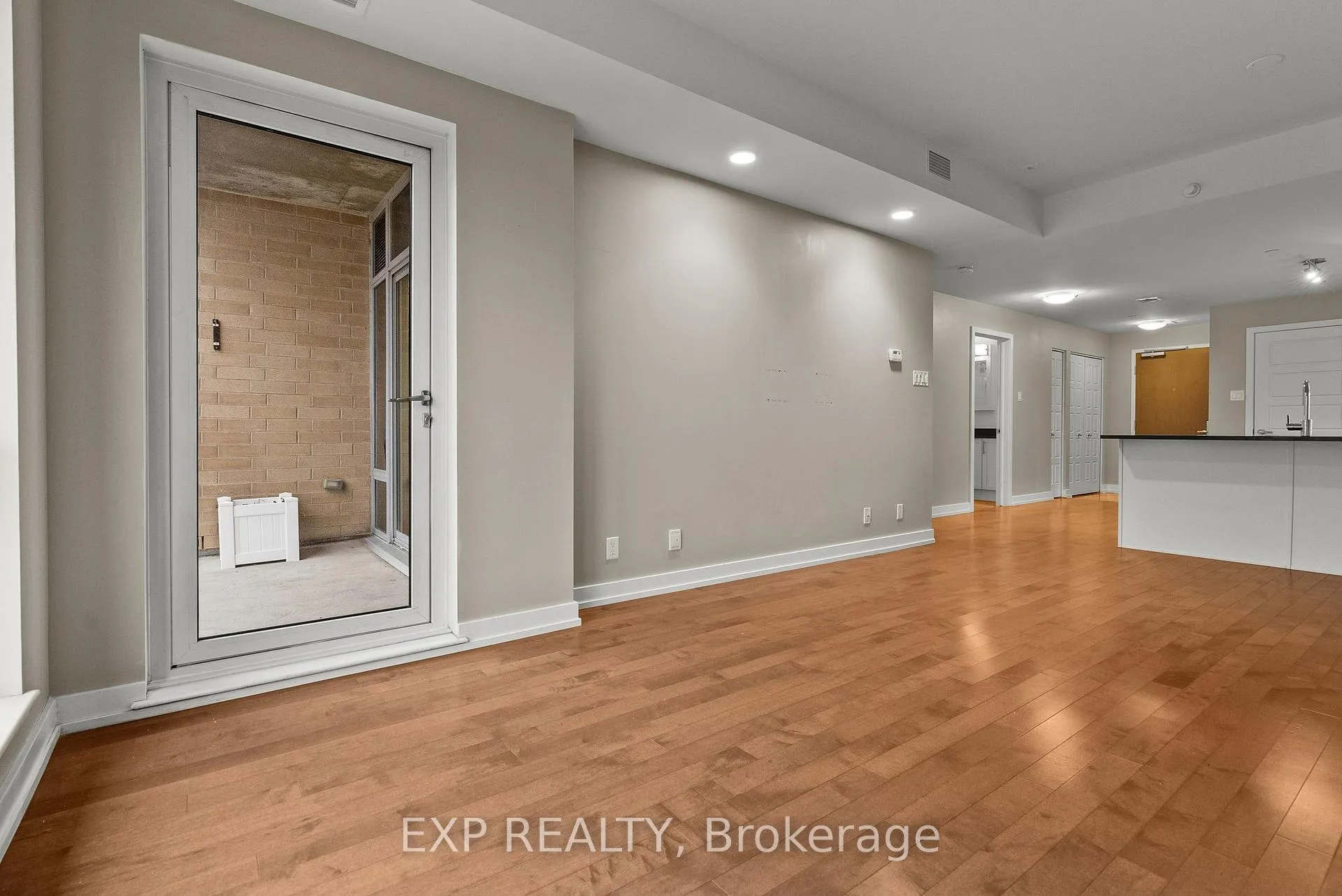 Photo 11 of Unit 1006, 330 Titan Private, Ottawa, Borden Farm/Stewart Farm/Carleton Heights/Parkwood Hills — HOMEH