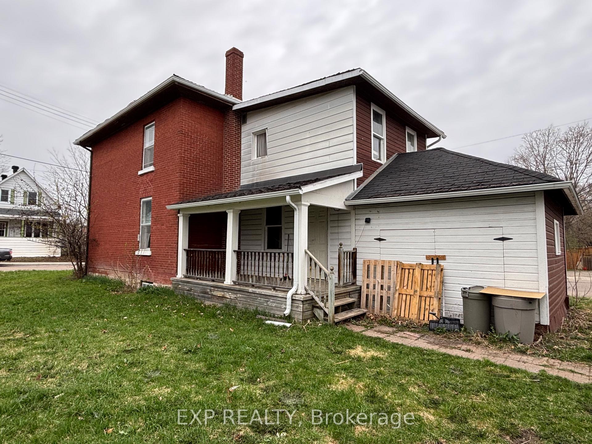 Photo 3 of 83 Queen Street S, Renfrew — HOMEH
