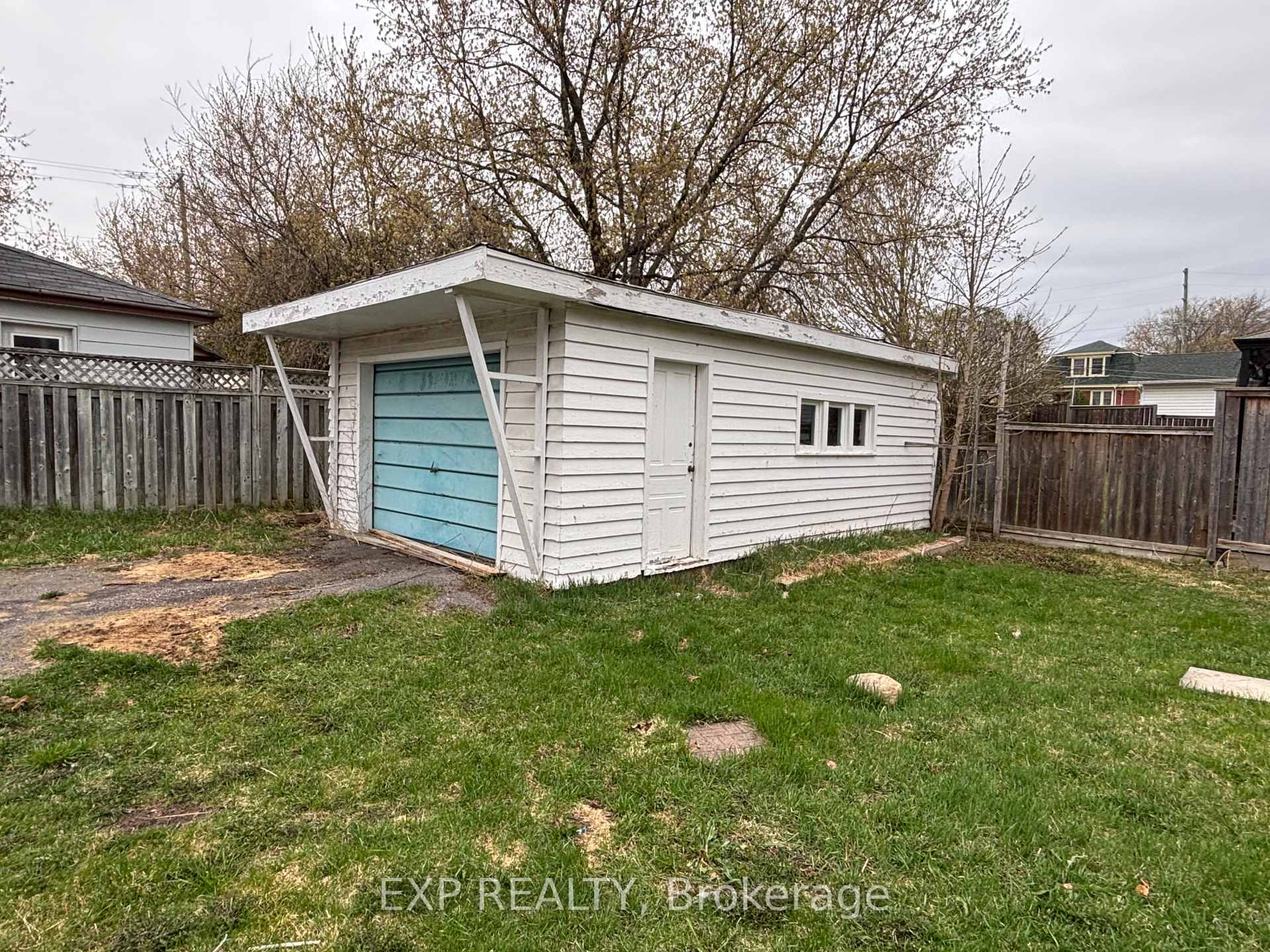 Photo 4 of 83 Queen Street S, Renfrew — HOMEH