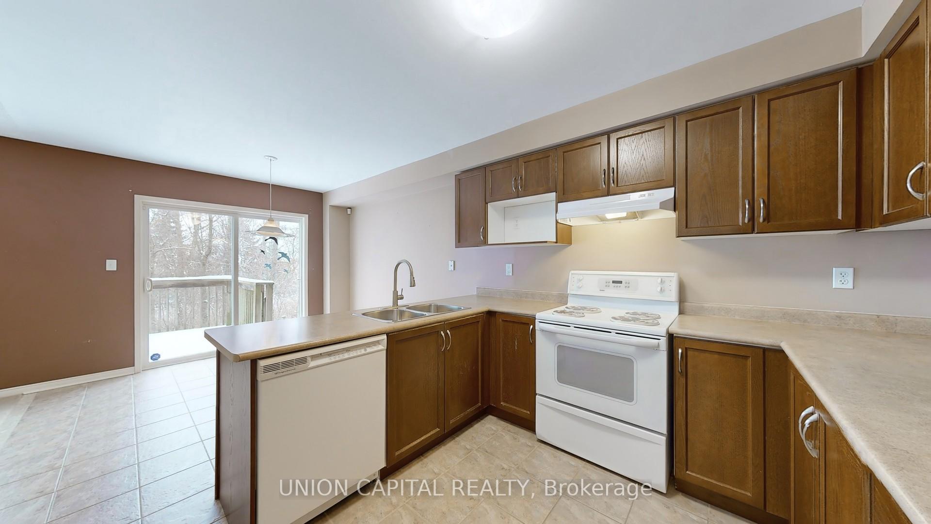 Photo 6 of 731 Brasswinds Trail, Oshawa, Pinecrest — HOMEH