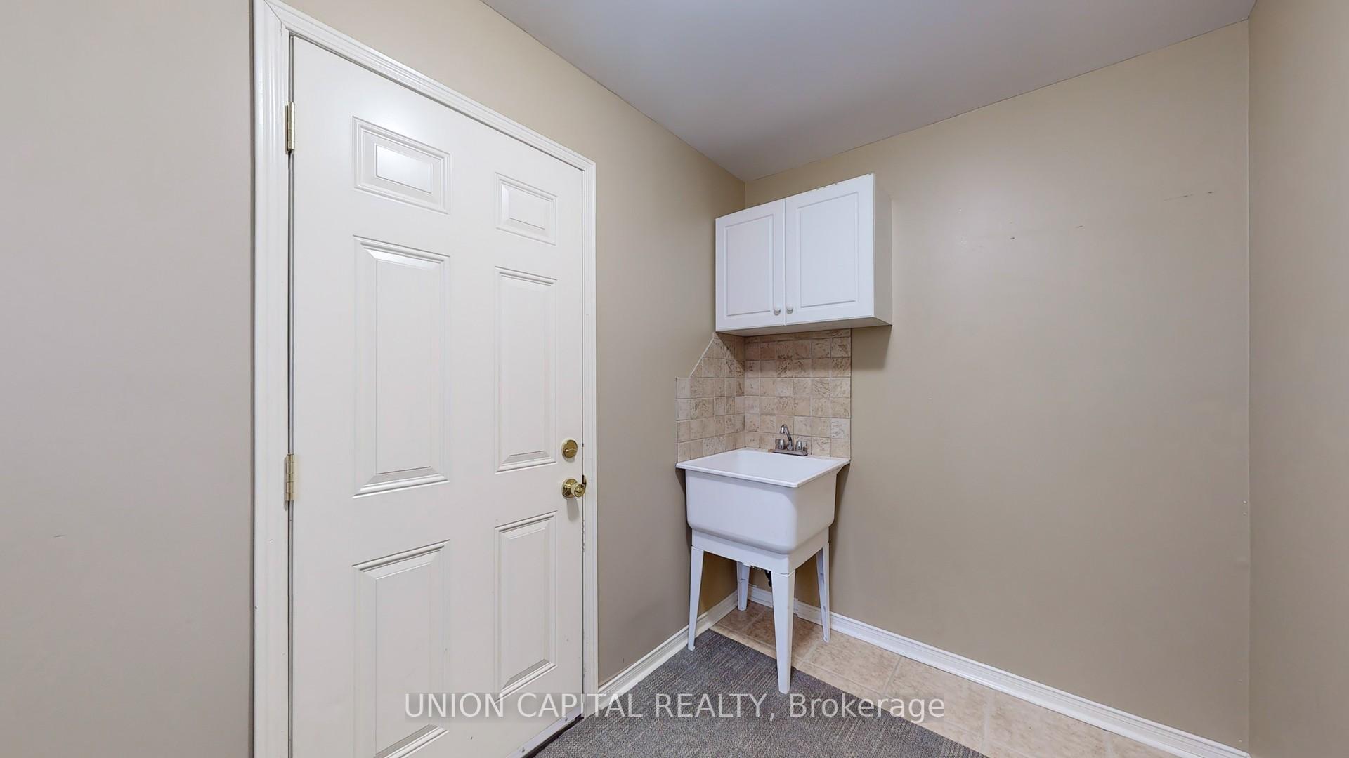 Photo 8 of 731 Brasswinds Trail, Oshawa, Pinecrest — HOMEH