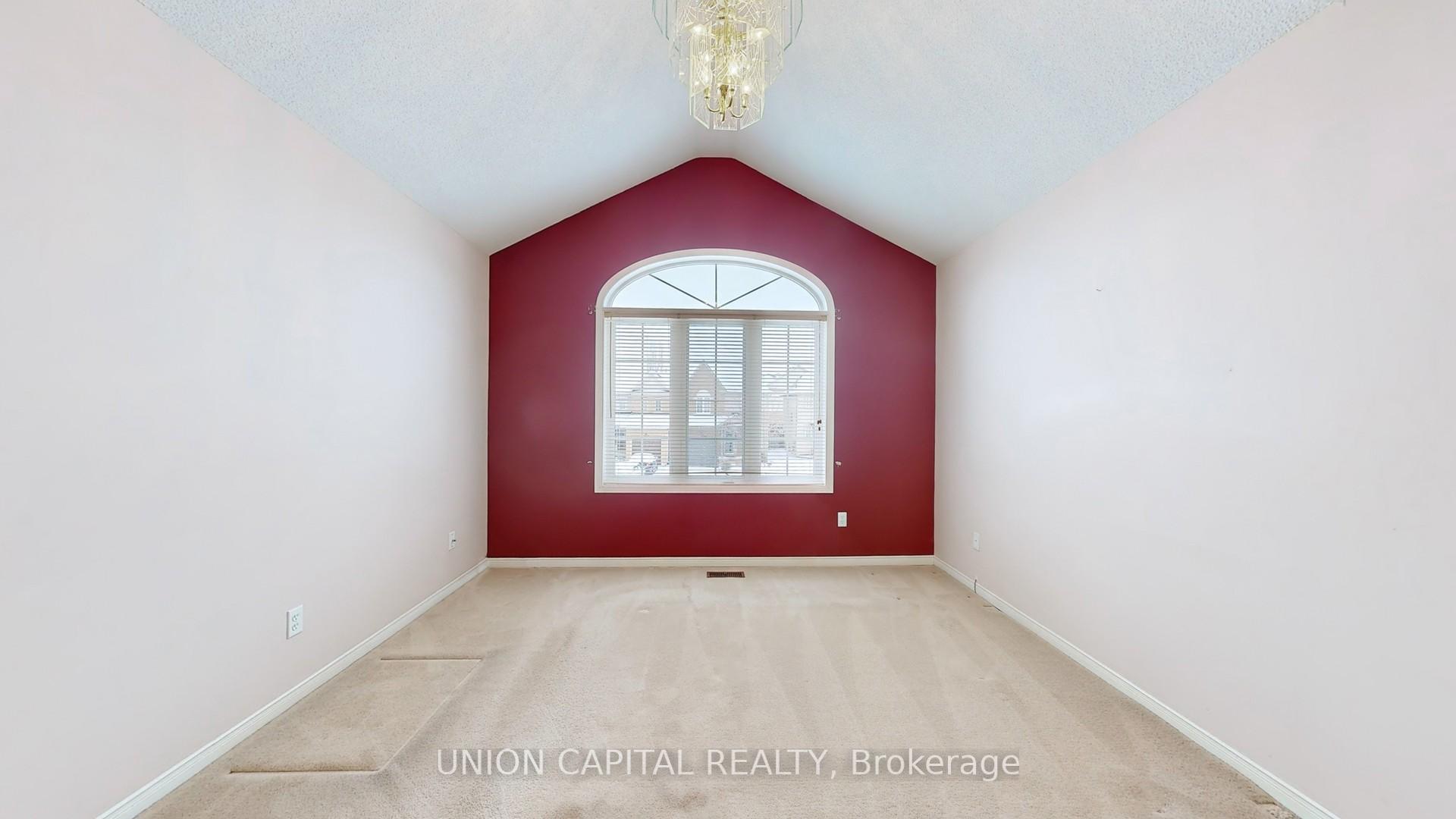 Photo 9 of 731 Brasswinds Trail, Oshawa, Pinecrest — HOMEH