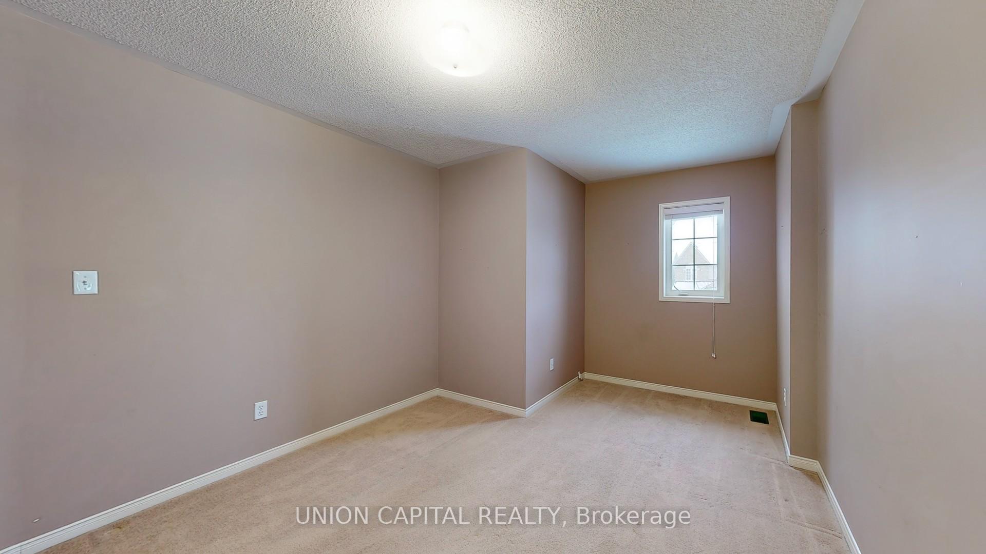Photo 13 of 731 Brasswinds Trail, Oshawa, Pinecrest — HOMEH