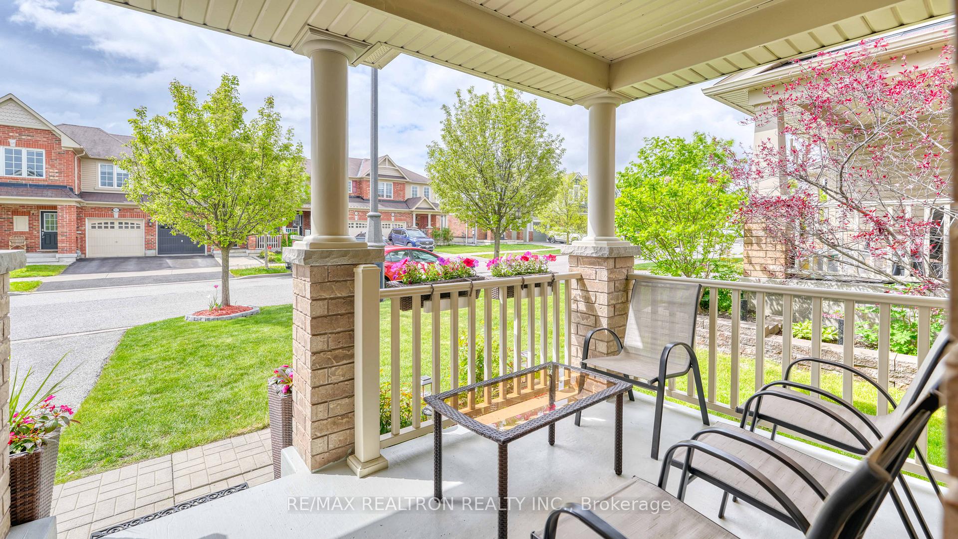 Photo 7 of 1843 Liatris Drive, Pickering, Duffin Heights — HOMEH