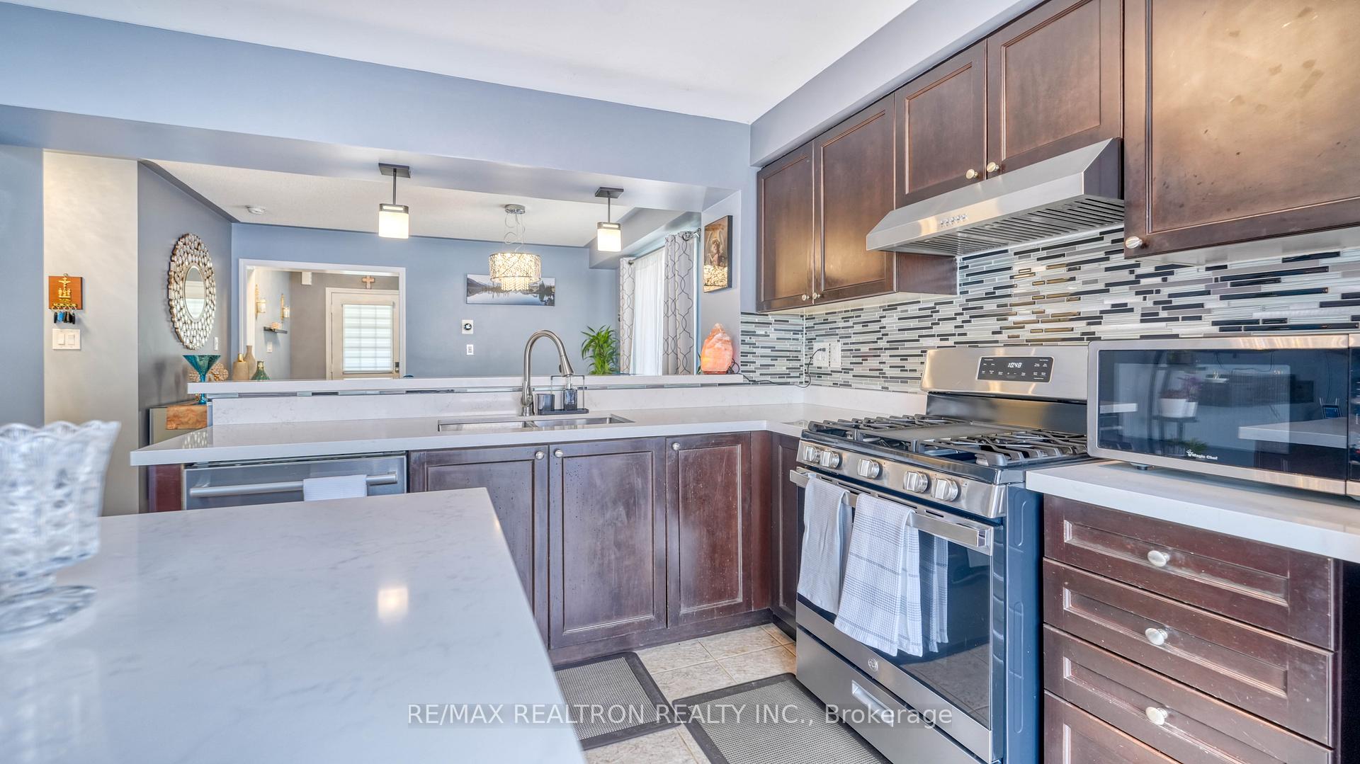 Photo 14 of 1843 Liatris Drive, Pickering, Duffin Heights — HOMEH