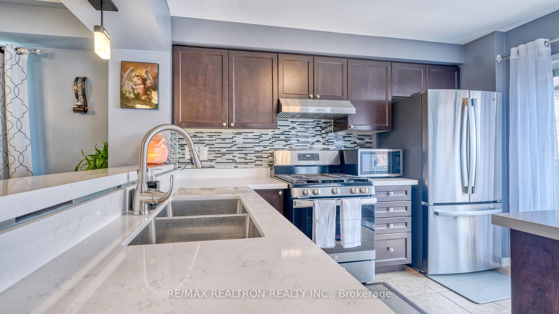 Photo 15 of 1843 Liatris Drive, Pickering, Duffin Heights — HOMEH
