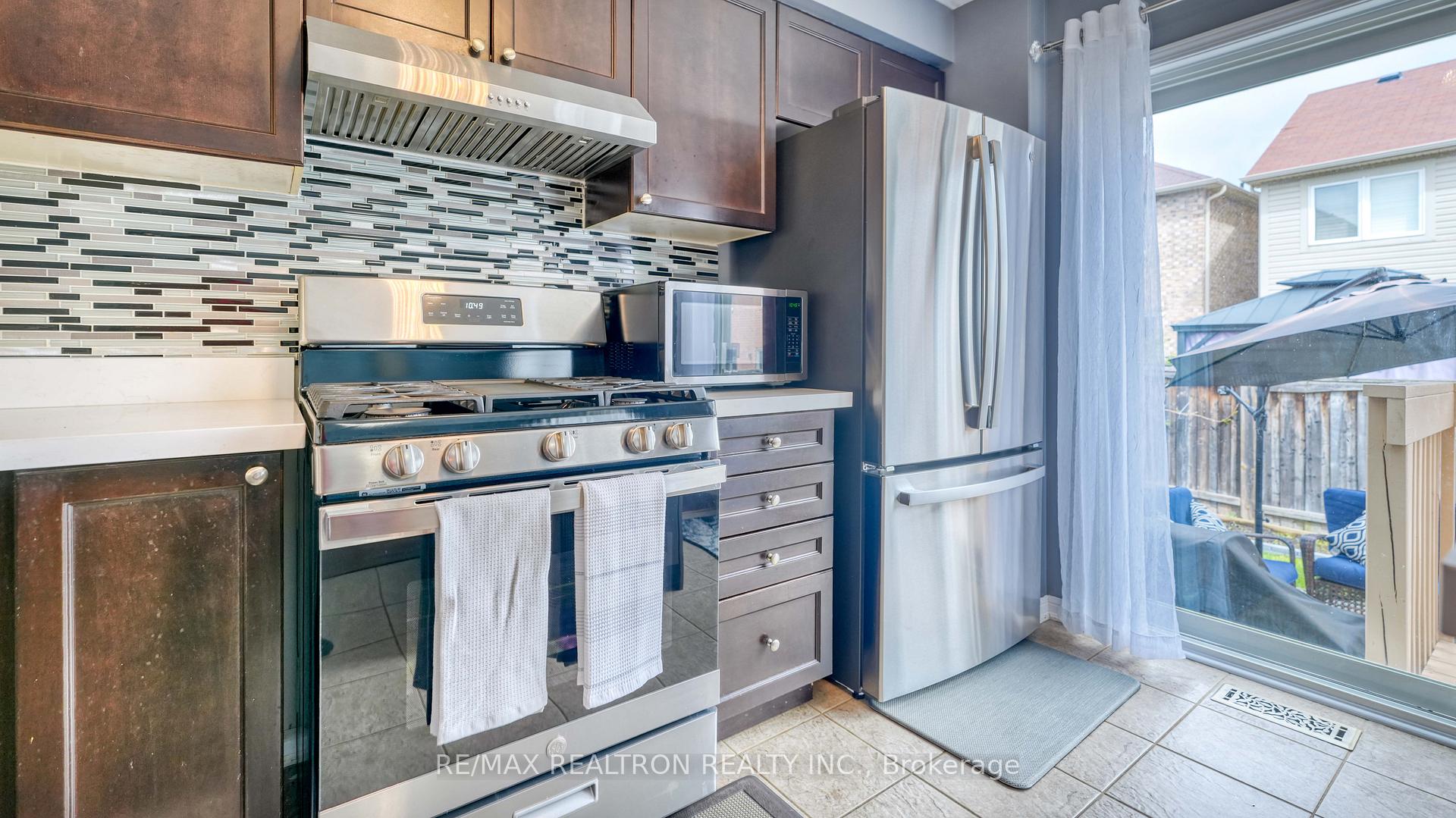 Photo 16 of 1843 Liatris Drive, Pickering, Duffin Heights — HOMEH