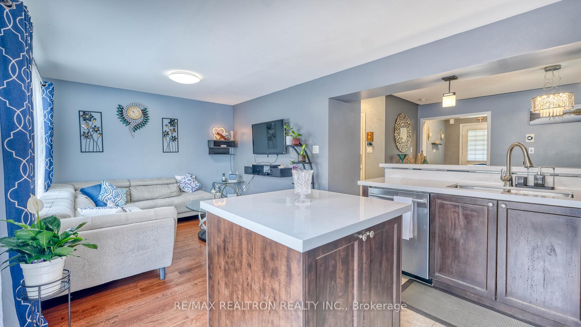 Photo 18 of 1843 Liatris Drive, Pickering, Duffin Heights — HOMEH