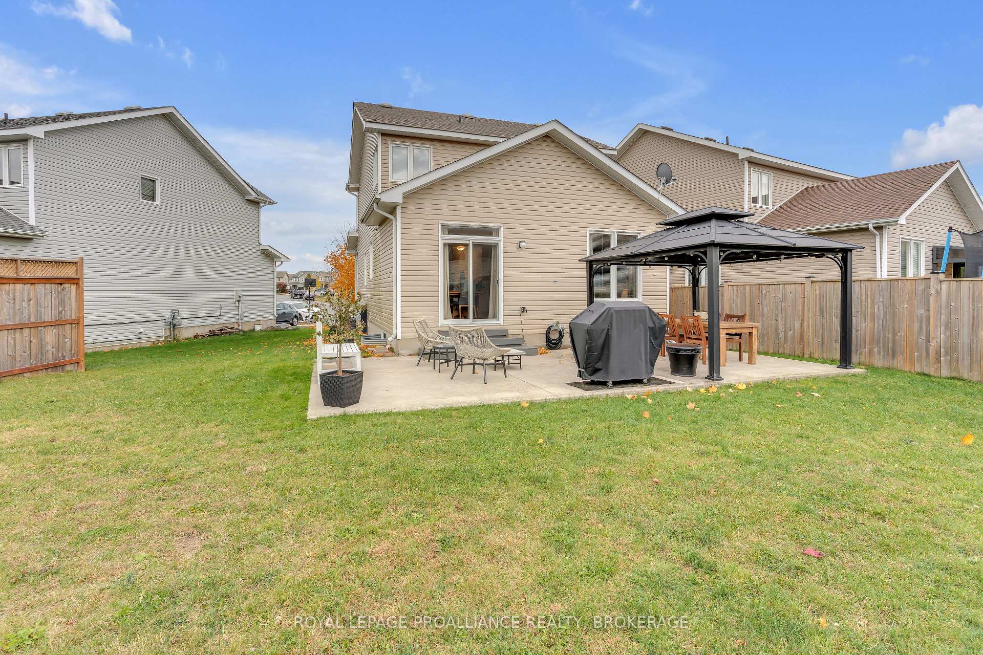 Photo 5 of 1616 Crimson Crescent, Kingston, City Northwest — HOMEH