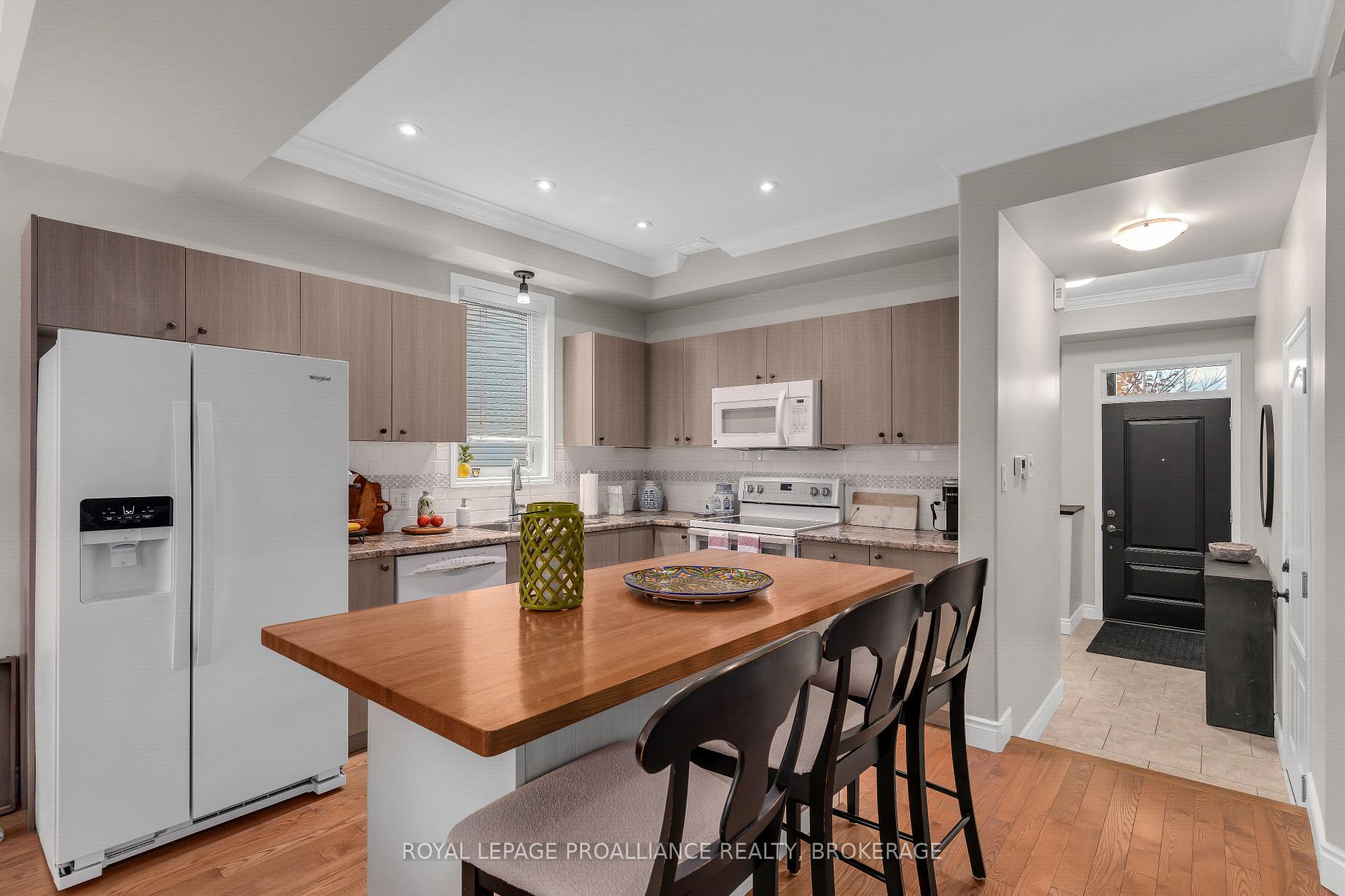 Photo 10 of 1616 Crimson Crescent, Kingston, City Northwest — HOMEH