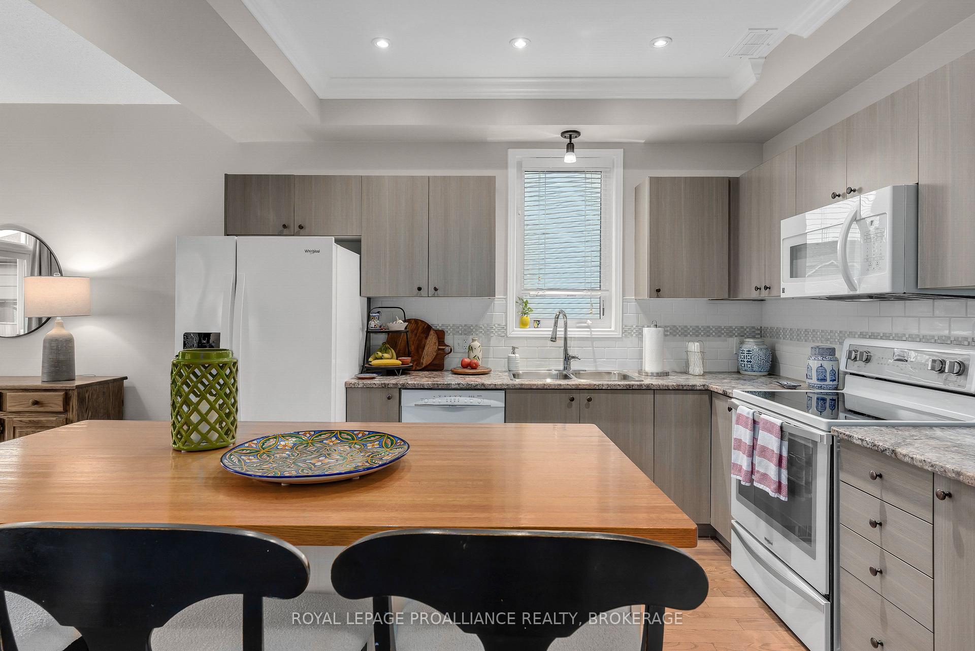 Photo 12 of 1616 Crimson Crescent, Kingston, City Northwest — HOMEH