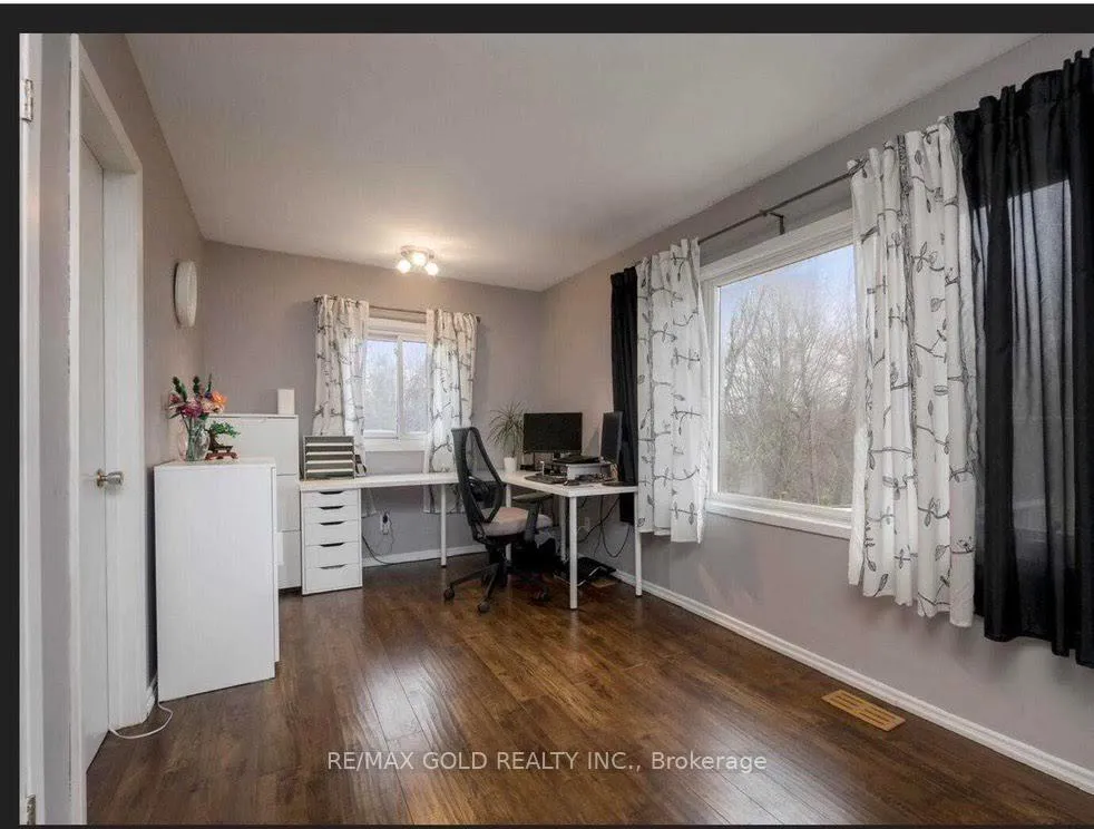 Photo 9 of 59 Royce Avenue, Brampton, Downtown Brampton — HOMEH