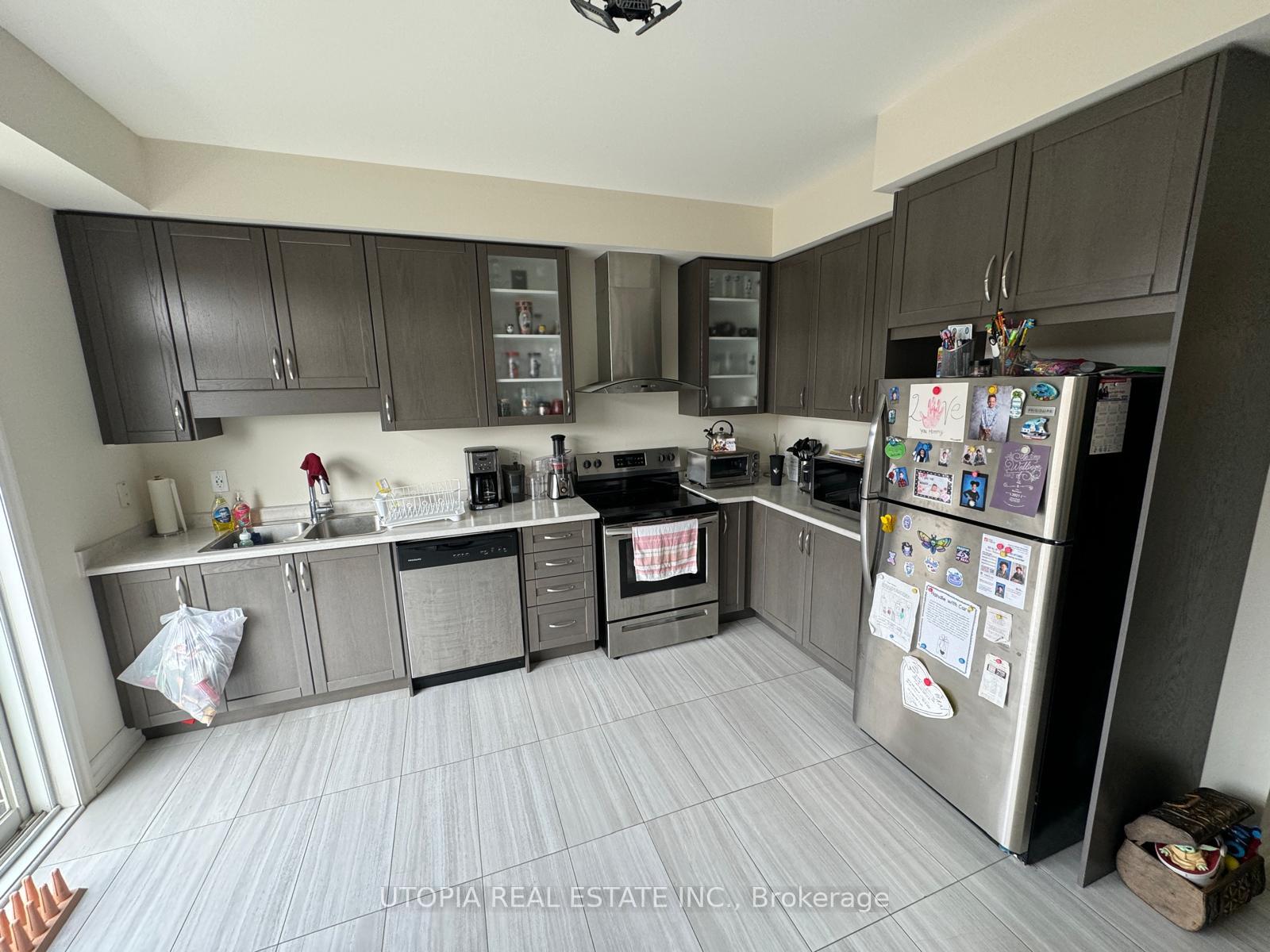 Photo 12 of Unit 29, 384 Arctic Red Drive, Oshawa, Windfields — HOMEH