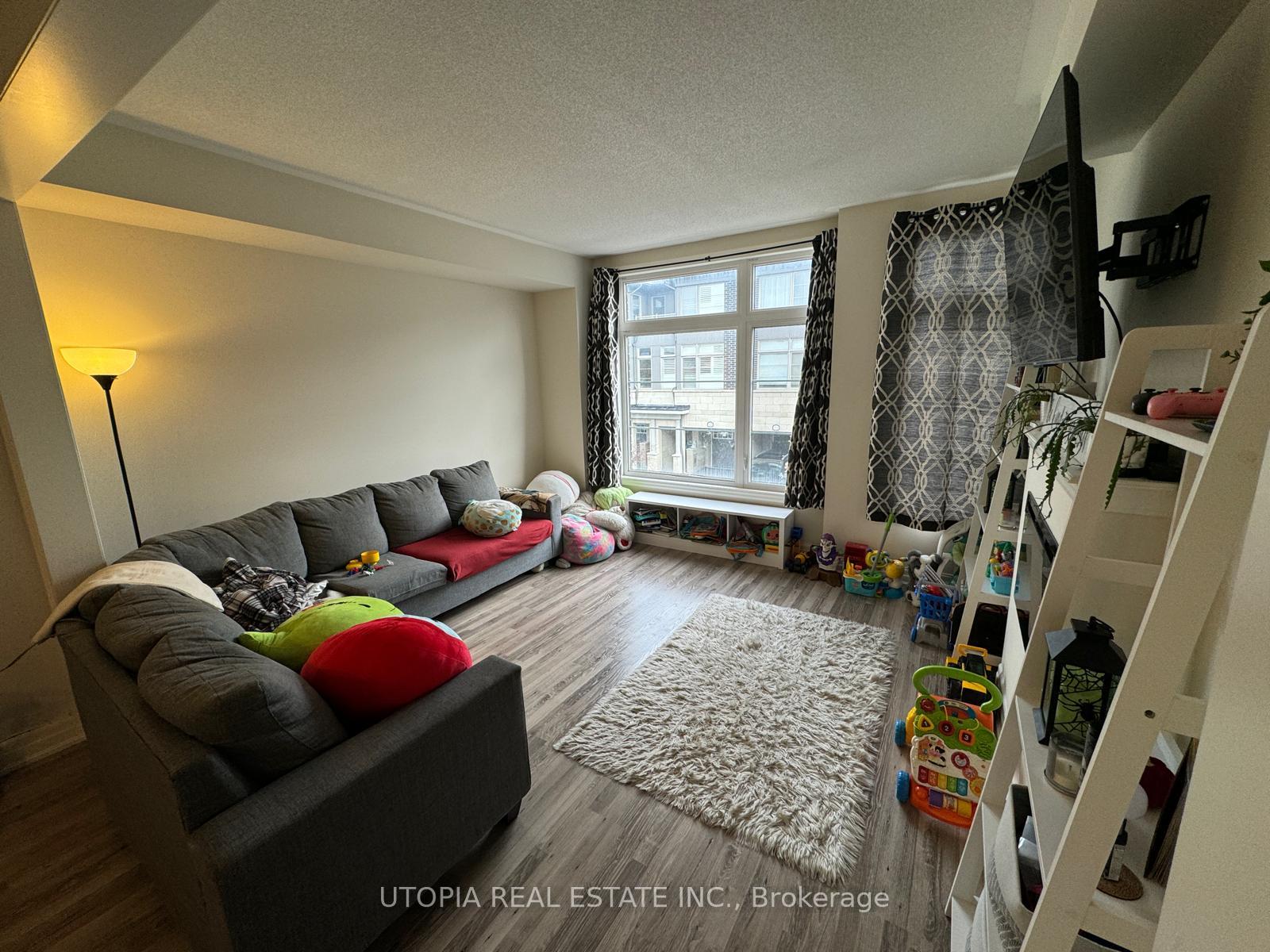 Photo 16 of Unit 29, 384 Arctic Red Drive, Oshawa, Windfields — HOMEH