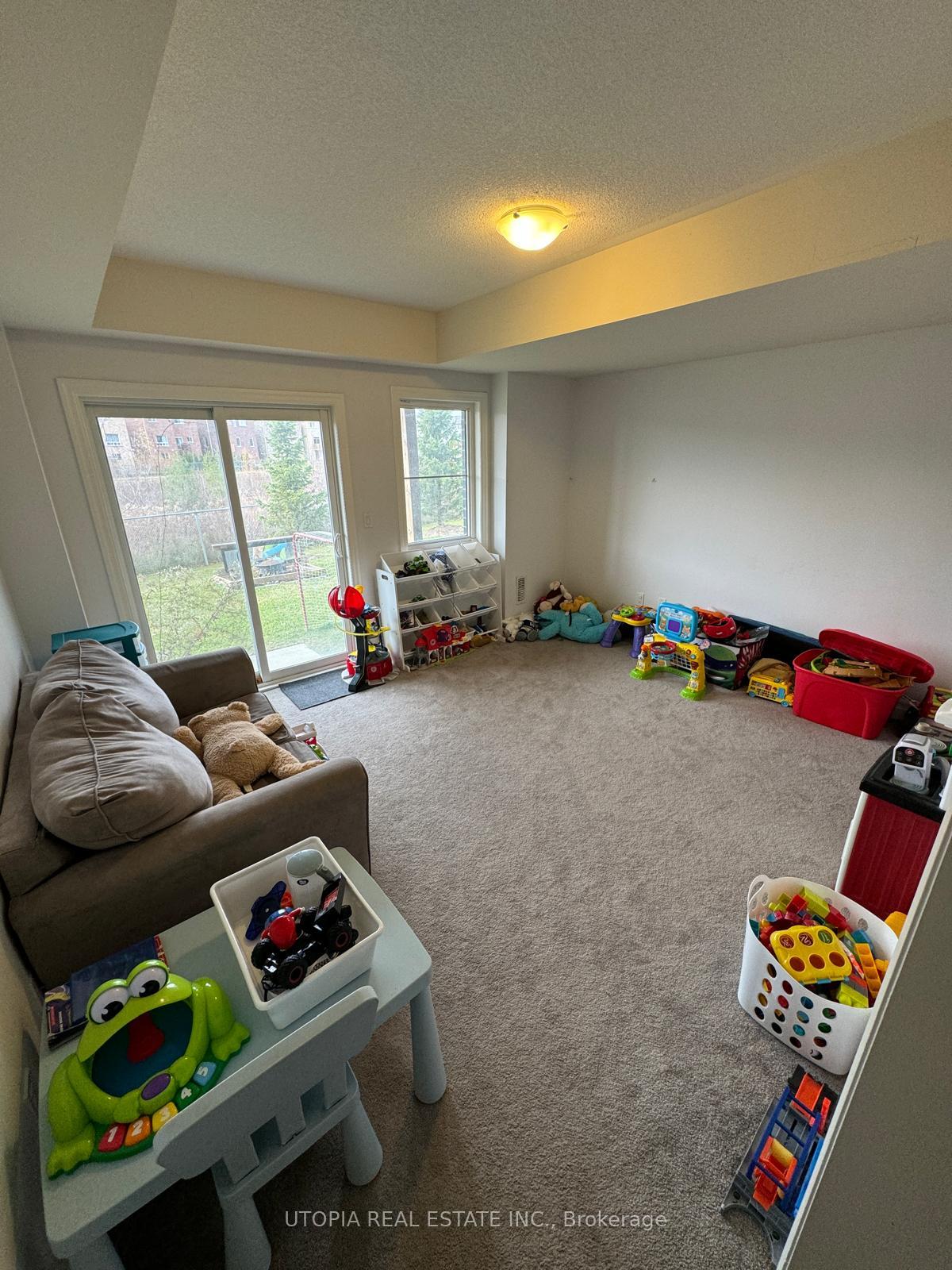 Photo 18 of Unit 29, 384 Arctic Red Drive, Oshawa, Windfields — HOMEH