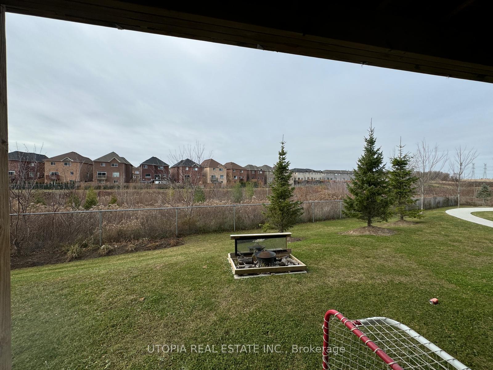 Photo 19 of Unit 29, 384 Arctic Red Drive, Oshawa, Windfields — HOMEH
