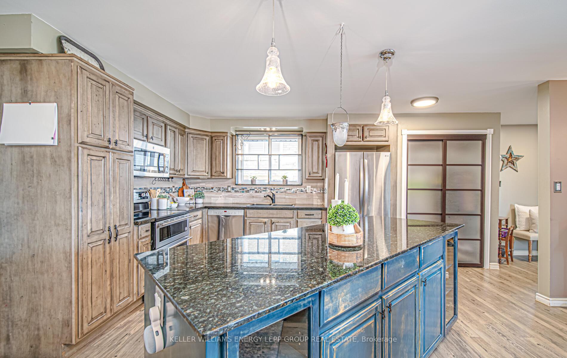 Photo 12 of 239 Quetico Avenue, Oshawa, Lakeview — HOMEH