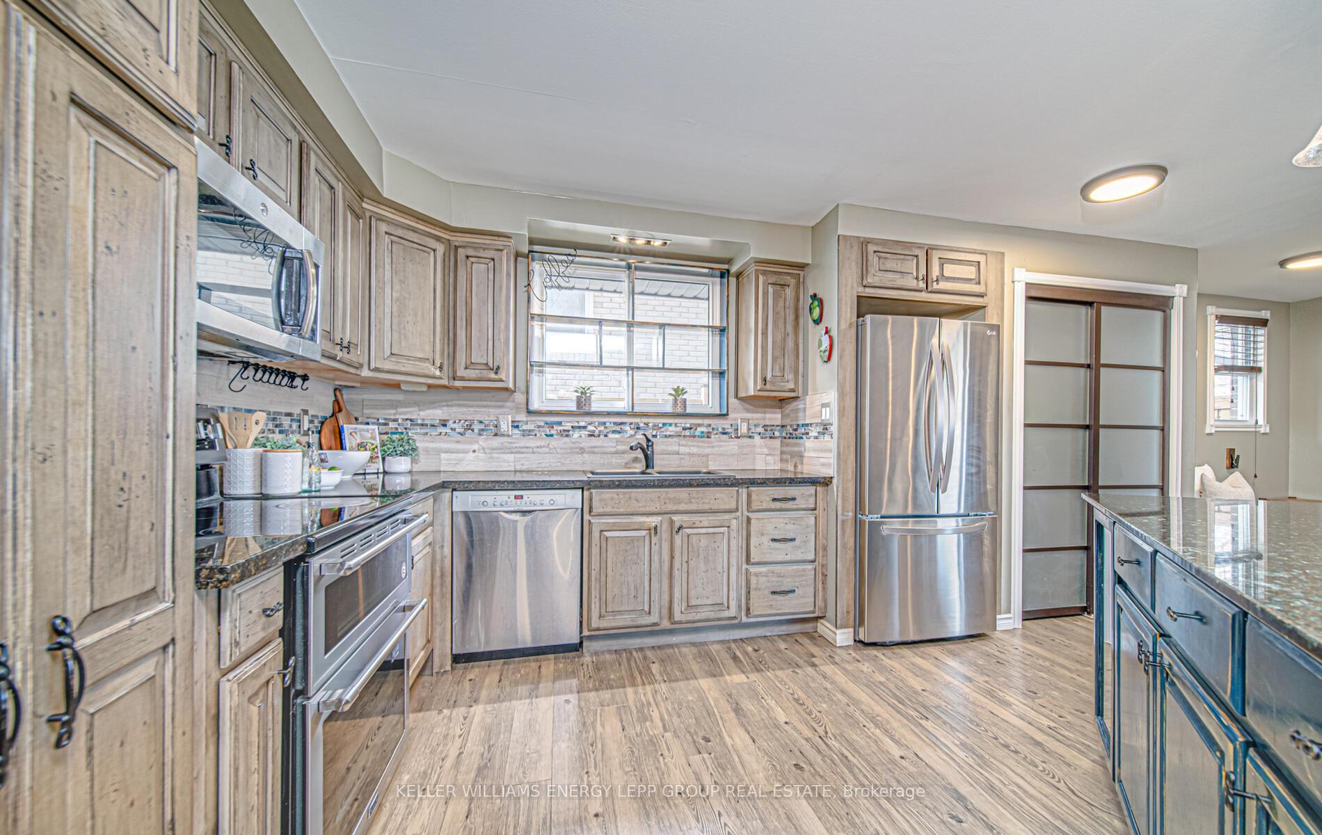 Photo 15 of 239 Quetico Avenue, Oshawa, Lakeview — HOMEH