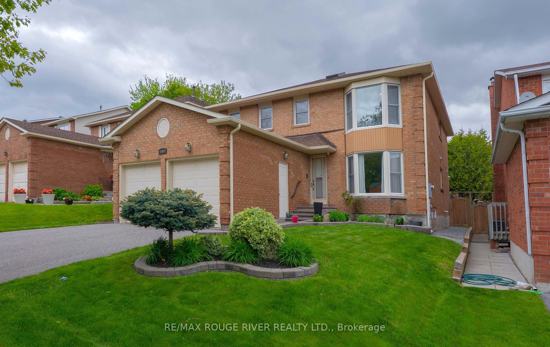 Photo 2 of 540 Lightfoot Place, Pickering, Woodlands — HOMEH