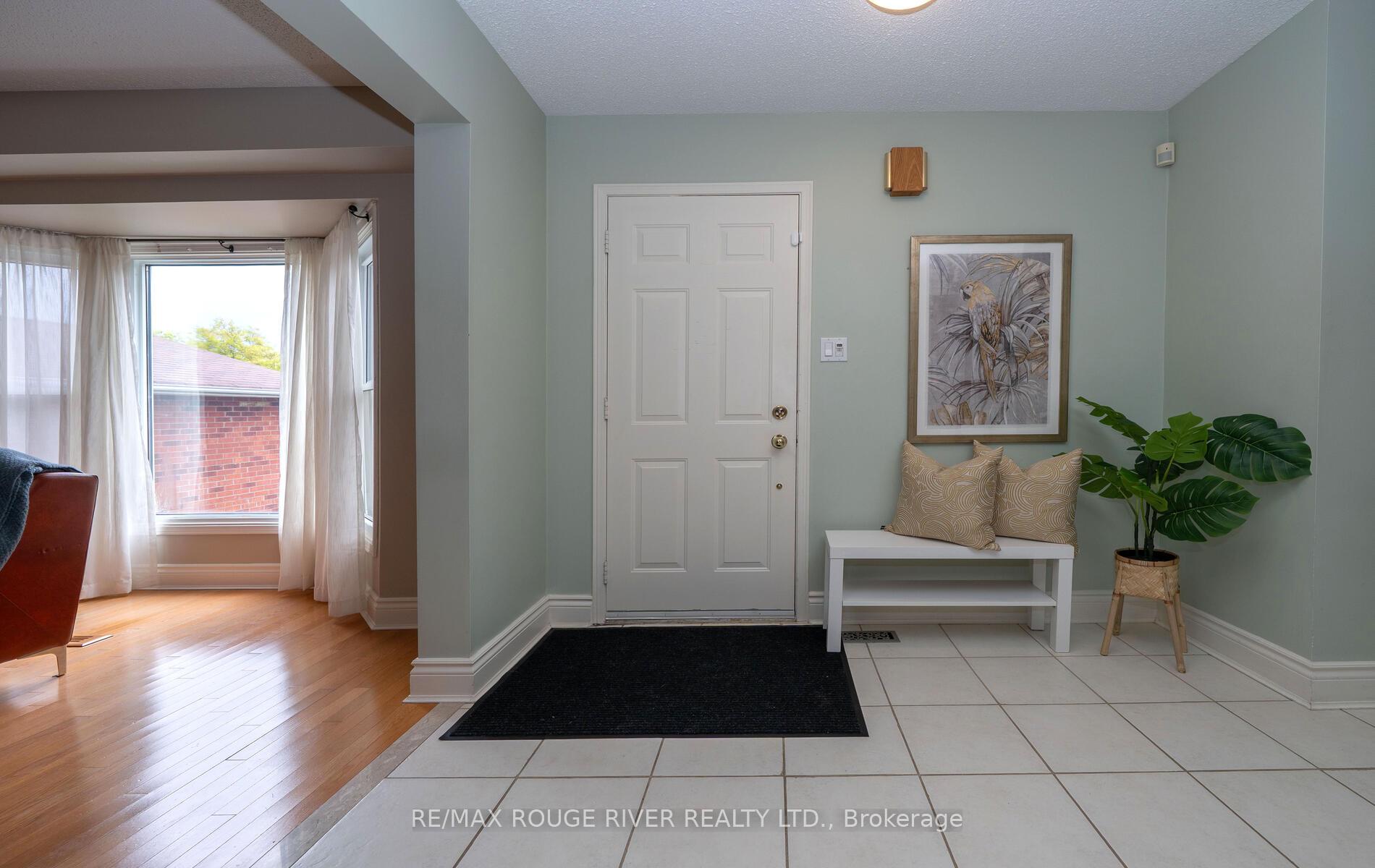 Photo 4 of 540 Lightfoot Place, Pickering, Woodlands — HOMEH