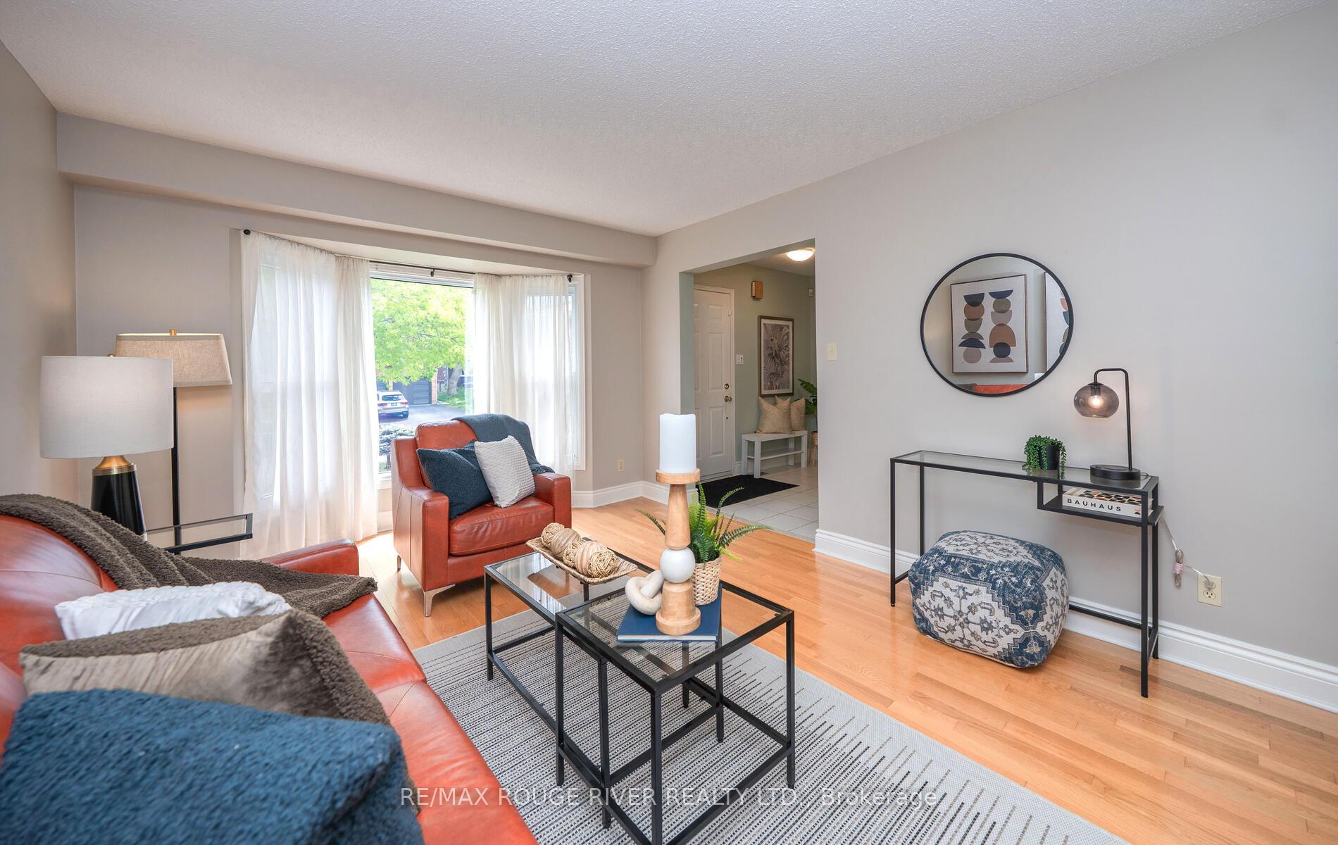 Photo 6 of 540 Lightfoot Place, Pickering, Woodlands — HOMEH