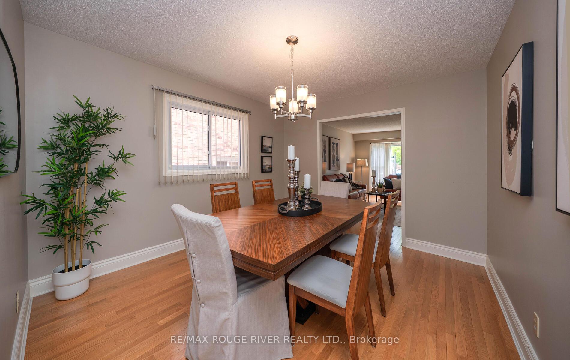 Photo 7 of 540 Lightfoot Place, Pickering, Woodlands — HOMEH