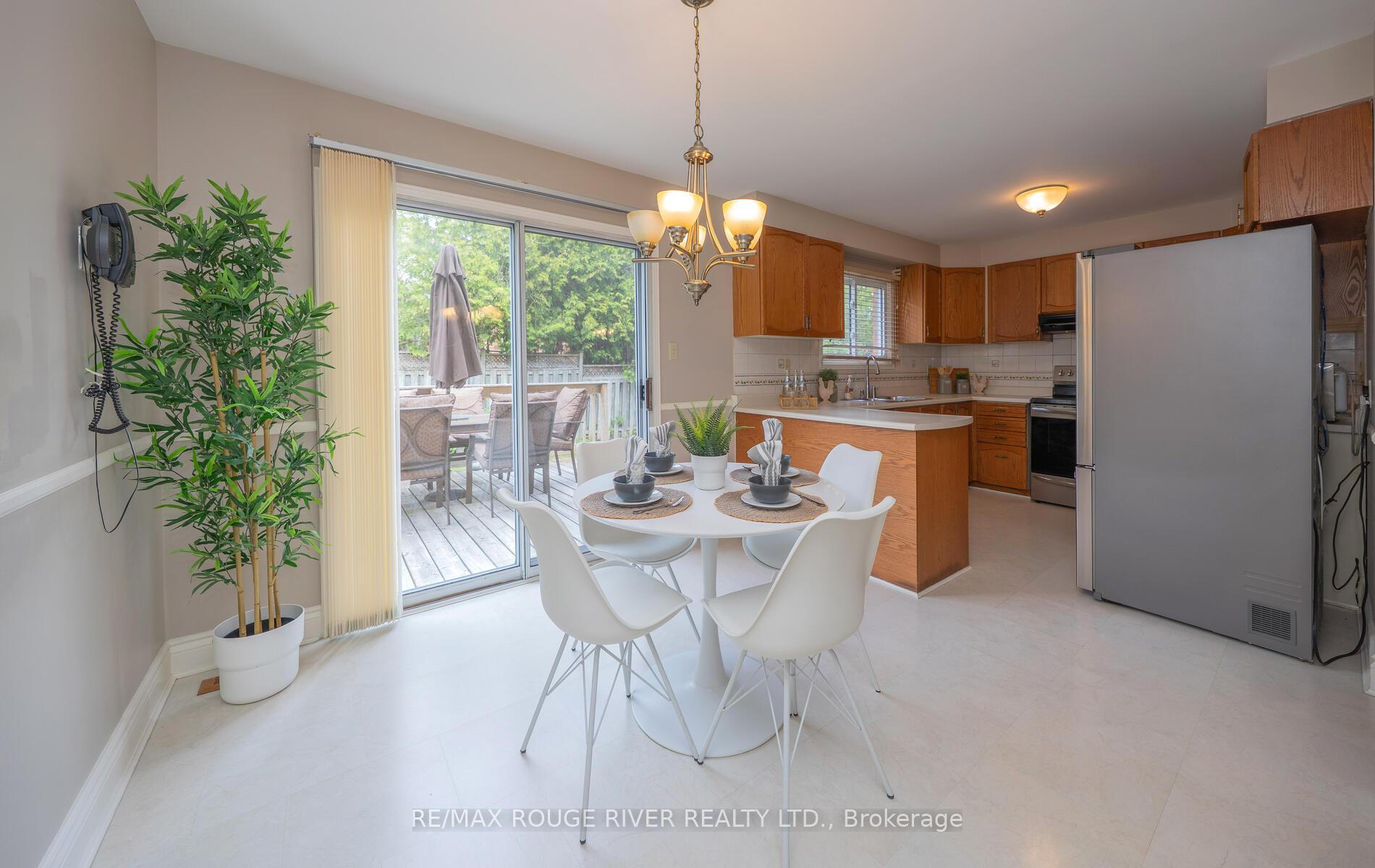 Photo 9 of 540 Lightfoot Place, Pickering, Woodlands — HOMEH