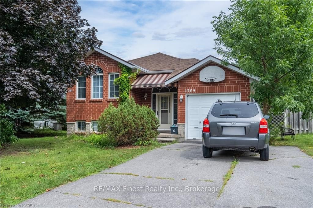 Photo 1 of 1386 Brackenwood Crescent, Kingston, City Northwest — HOMEH