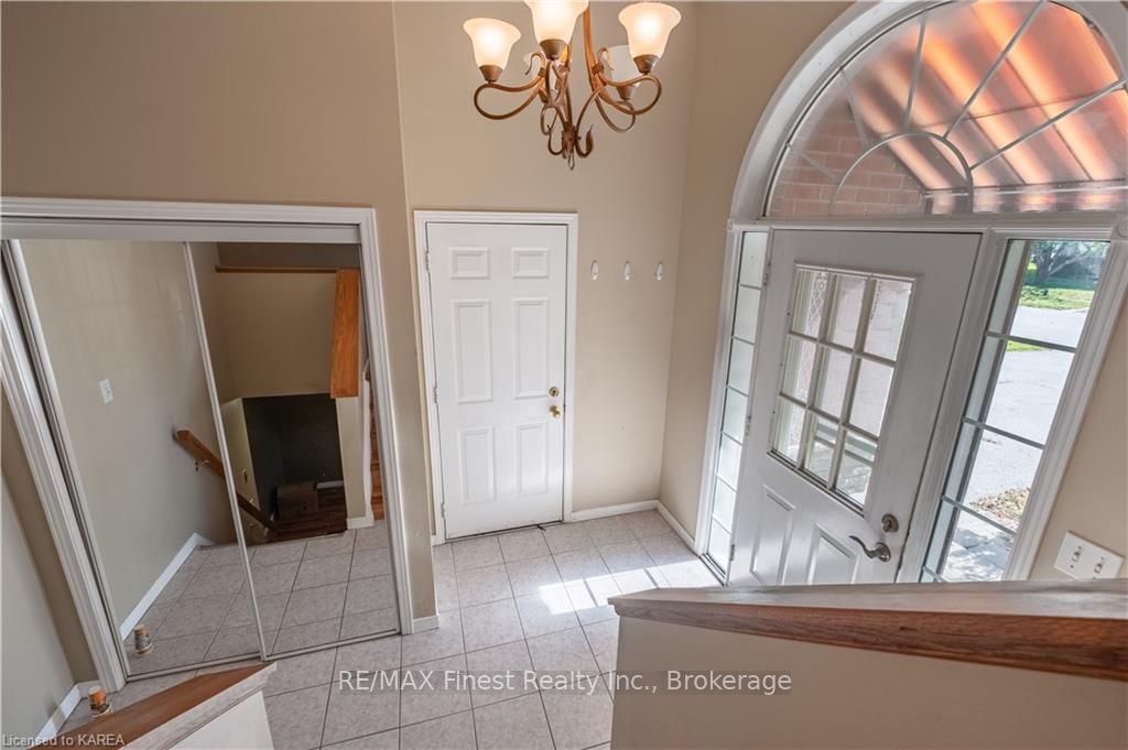 Photo 3 of 1386 Brackenwood Crescent, Kingston, City Northwest — HOMEH