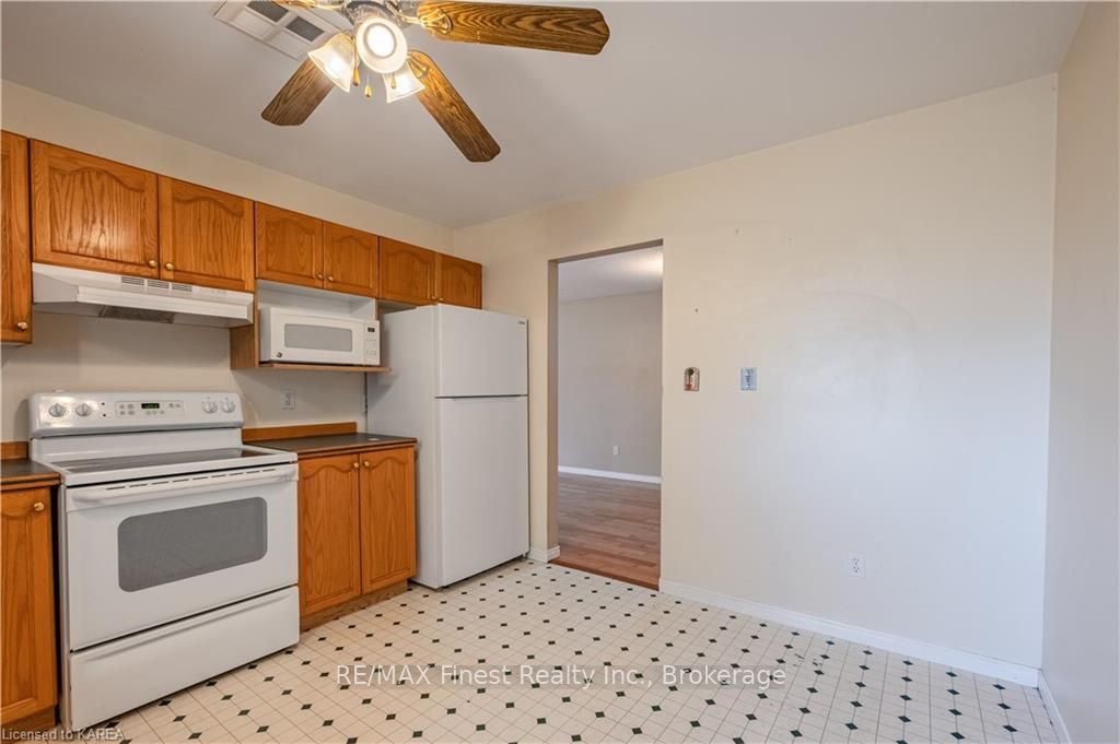 Photo 5 of 1386 Brackenwood Crescent, Kingston, City Northwest — HOMEH