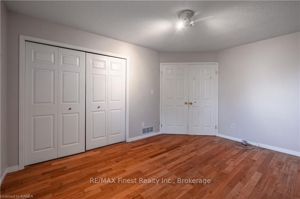 Photo 8 of 1386 Brackenwood Crescent, Kingston, City Northwest — HOMEH