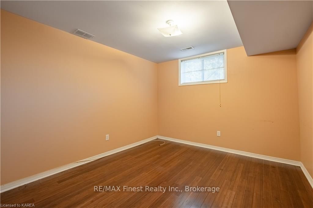 Photo 12 of 1386 Brackenwood Crescent, Kingston, City Northwest — HOMEH