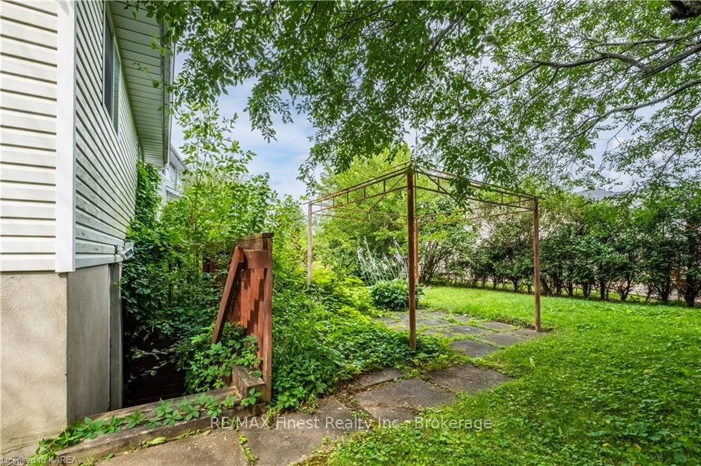 Photo 15 of 1386 Brackenwood Crescent, Kingston, City Northwest — HOMEH