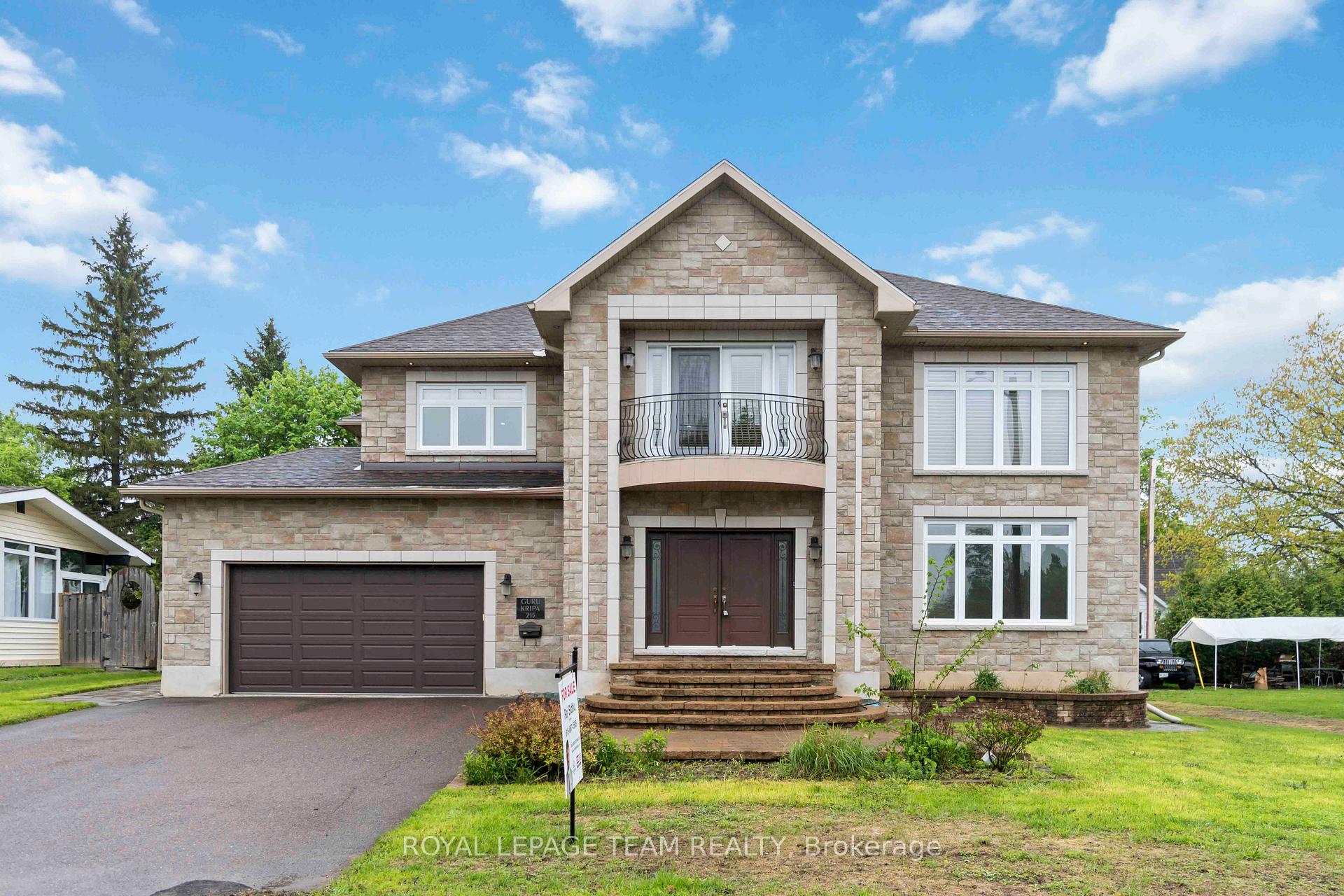 Photo 1 of 215 Stevenson Crescent, Renfrew — HOMEH