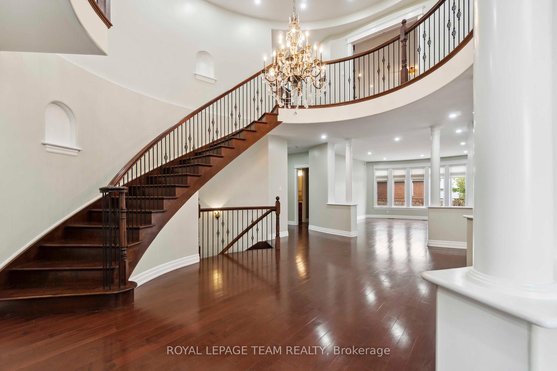 Photo 4 of 215 Stevenson Crescent, Renfrew — HOMEH