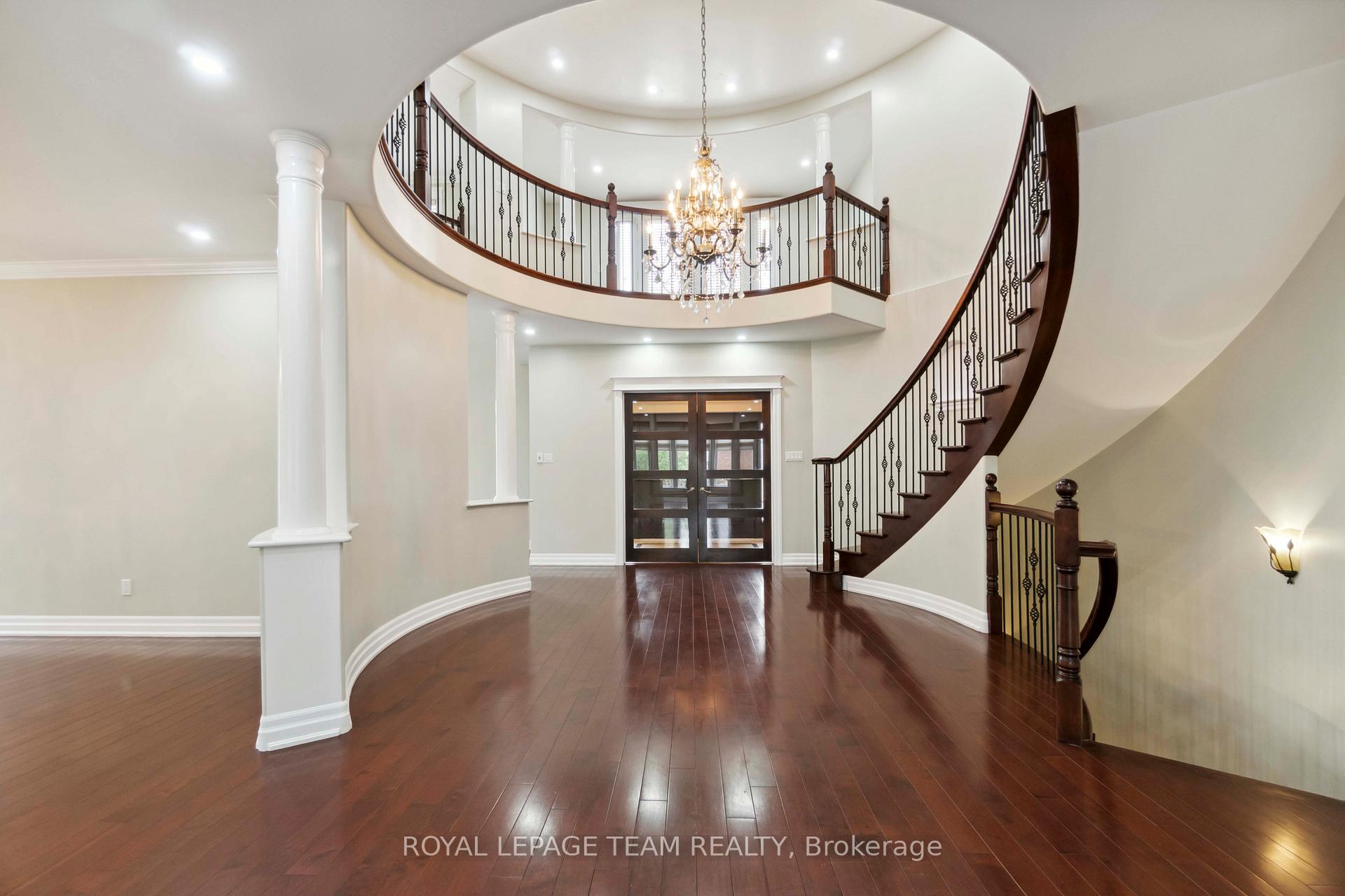 Photo 5 of 215 Stevenson Crescent, Renfrew — HOMEH