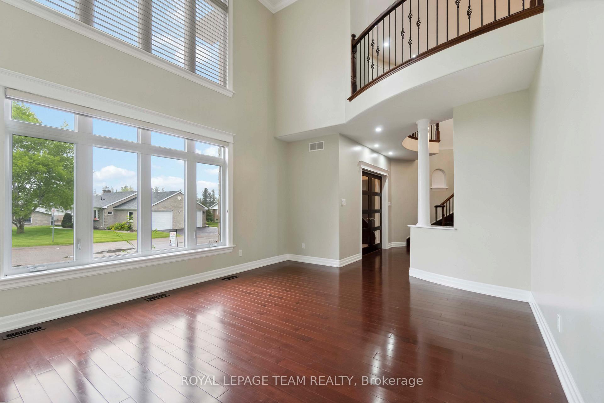 Photo 6 of 215 Stevenson Crescent, Renfrew — HOMEH