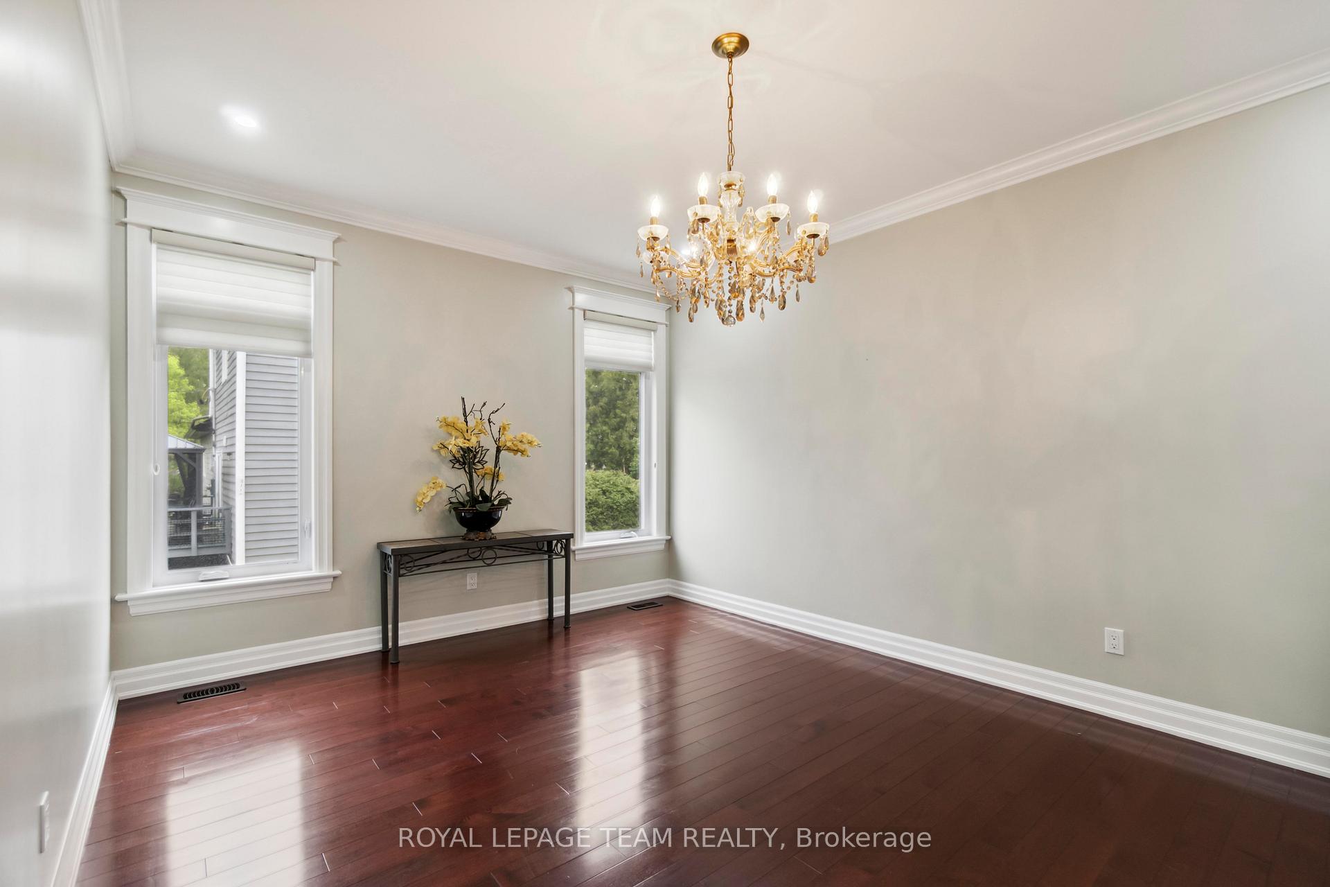 Photo 15 of 215 Stevenson Crescent, Renfrew — HOMEH