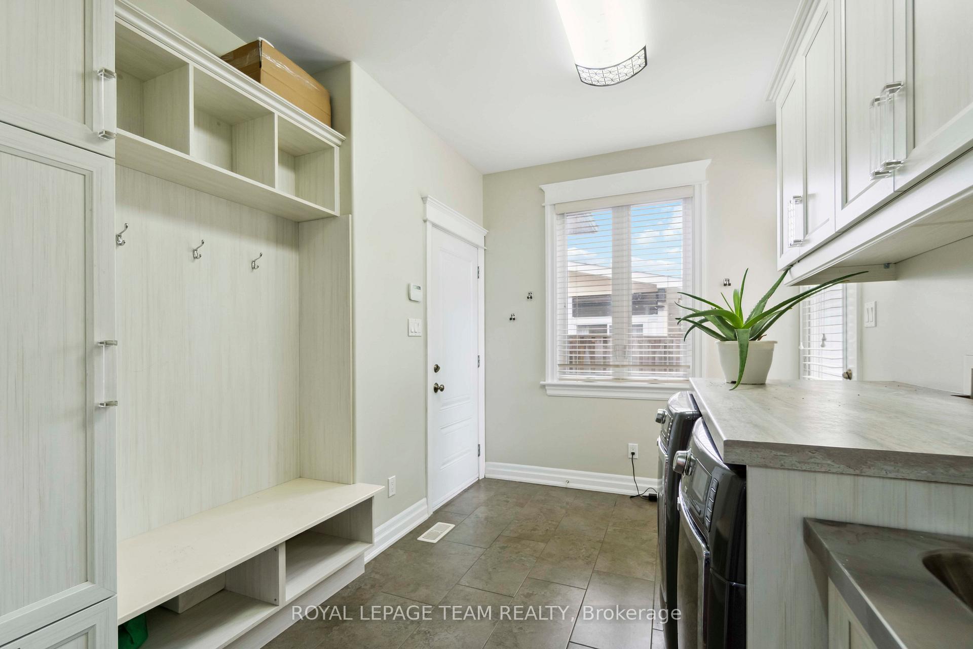 Photo 16 of 215 Stevenson Crescent, Renfrew — HOMEH