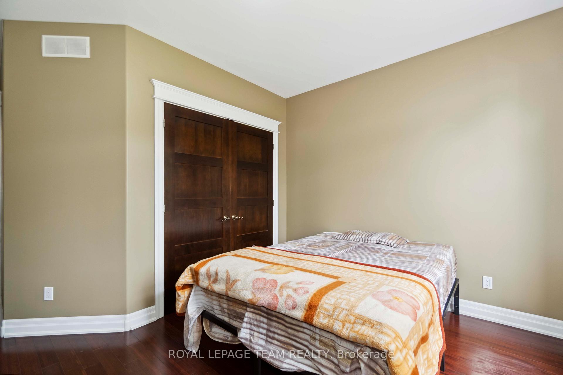 Photo 18 of 215 Stevenson Crescent, Renfrew — HOMEH